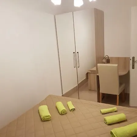 Wing Apartment *